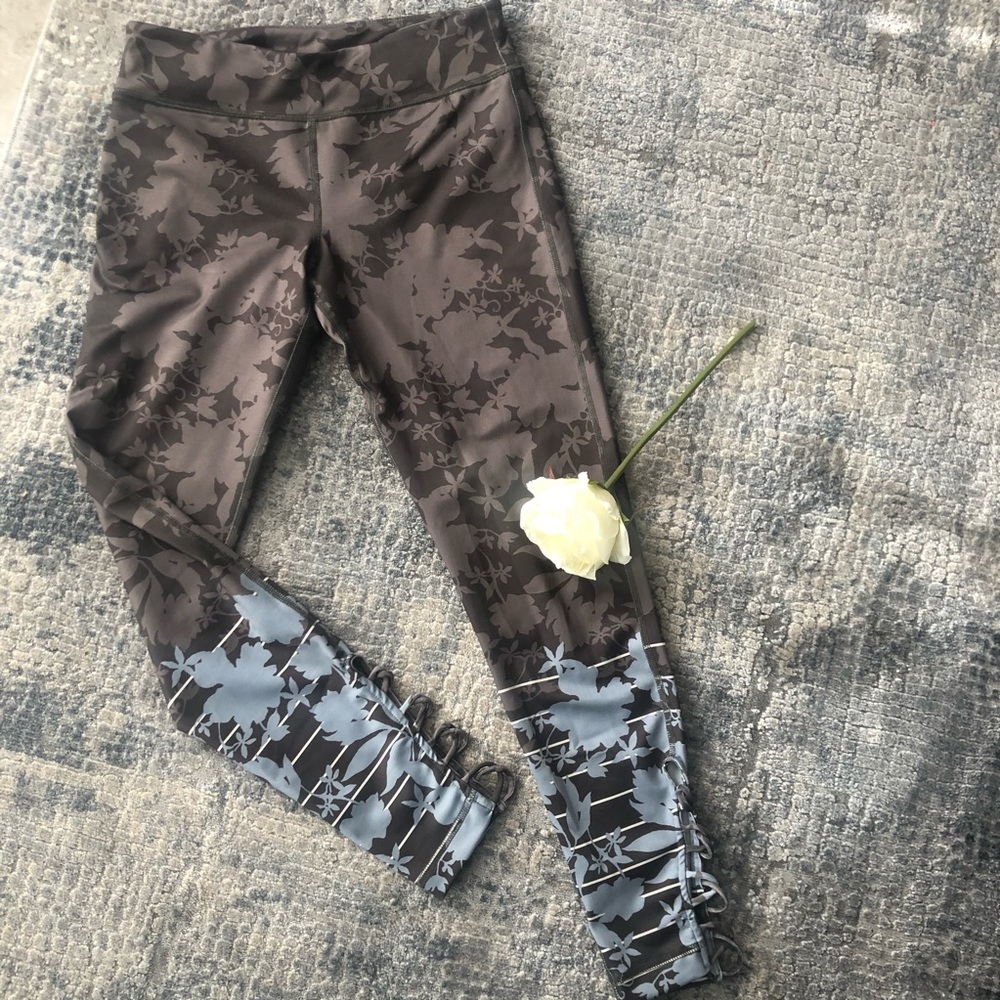 Pure + Good: printed leggings
